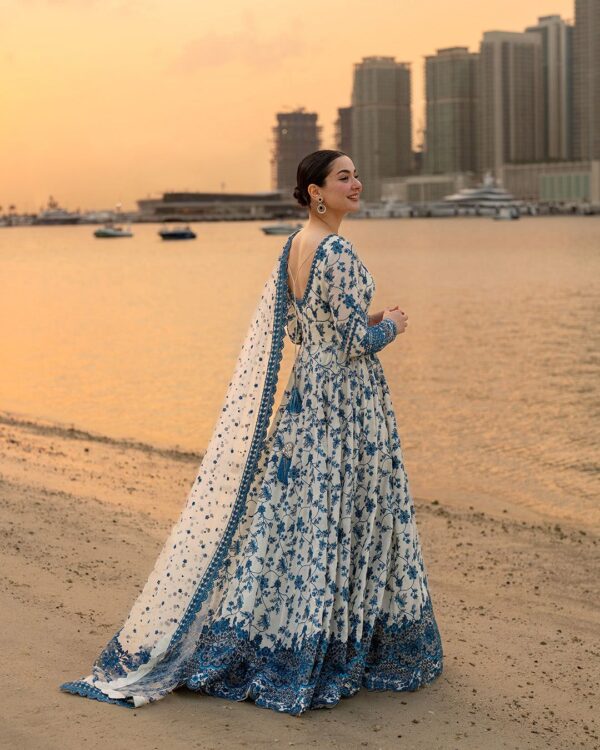 FAIZA SAQLAIN STYLISH AIRJET LAWN SUIT