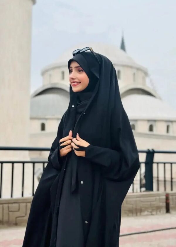 Muslimaat_Abaya