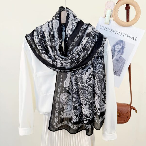 Ladies Retro Paisley Printed Scarf for Traveling Size 80 x 180cm
