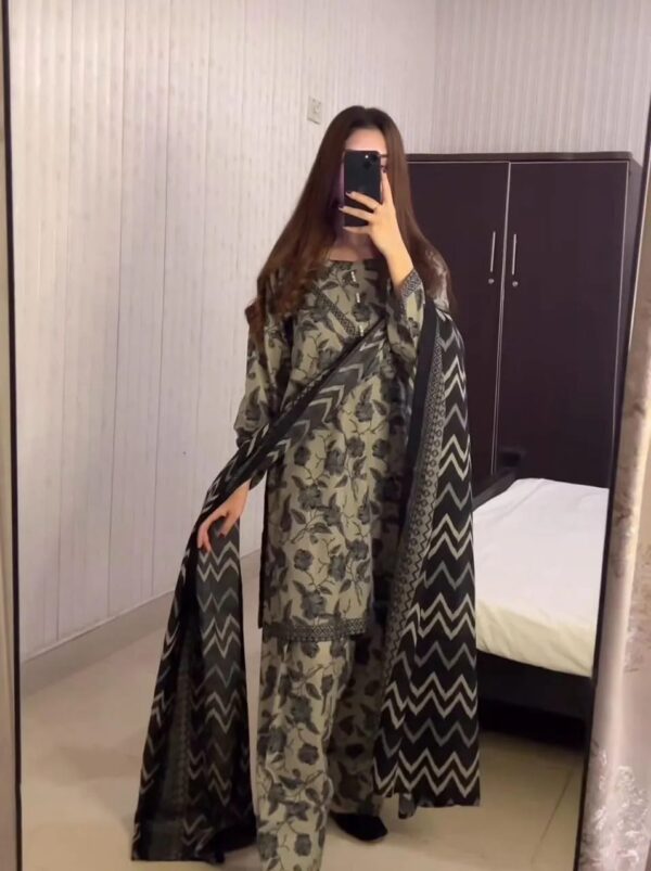 Women's 3Pc Lawn Digital Printed Unstitched Suits
