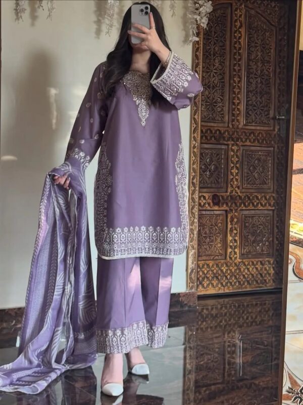 Women's 3Pc Cotton Lawn Embroidered Stitched Suits