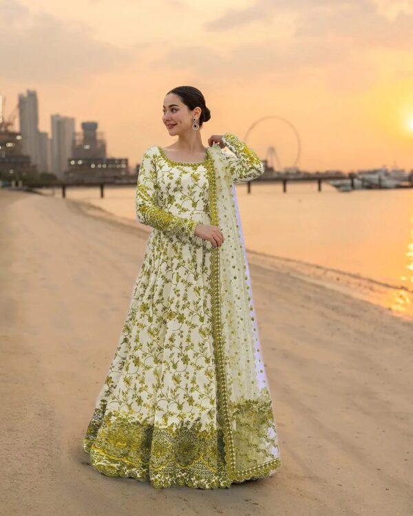 Women's 3Pc Stitched Printed Lawn Maxi Suits