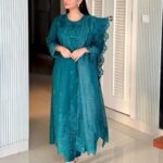 Women's 3Pc Arabic Lawn Embroidered Suits -Color Turquoise
